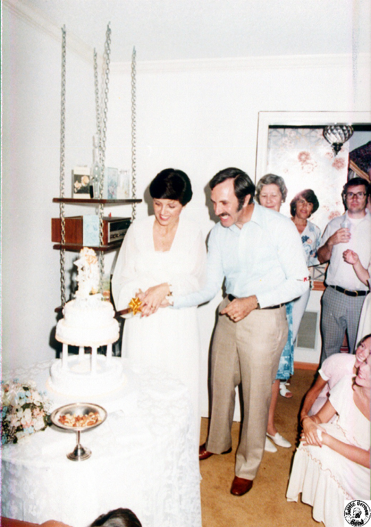1980 06 29 45 Dick & Joyce's wedding receptiom @ 119 Red Bud Ct.jpg